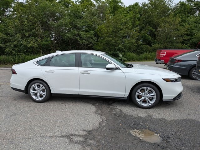 2025 Honda Accord LX photo 2