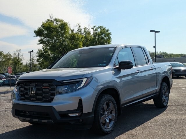 2025 Honda Ridgeline TrailSport photo 3