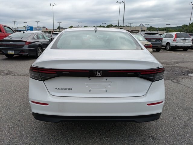 2025 Honda Accord LX photo 4