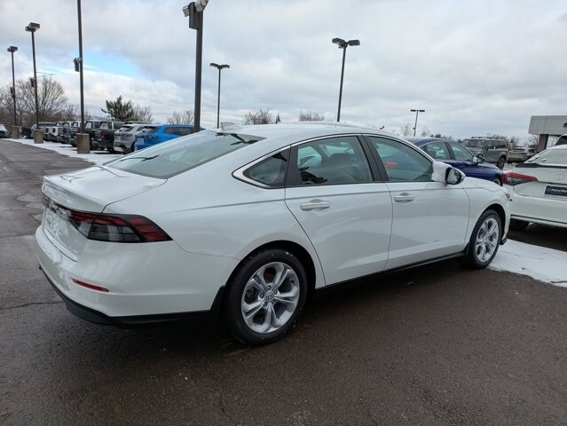 2025 Honda Accord LX photo 3