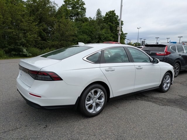 2025 Honda Accord LX photo 3