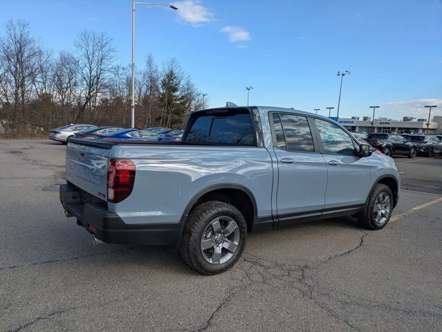 2025 Honda Ridgeline TrailSport photo 3