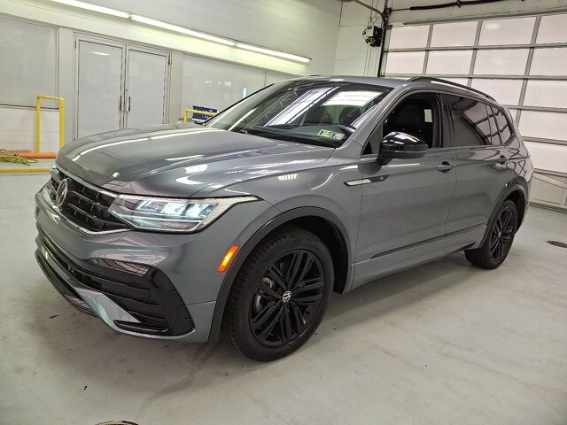 2022 Volkswagen Tiguan SE R-Line Black photo 3