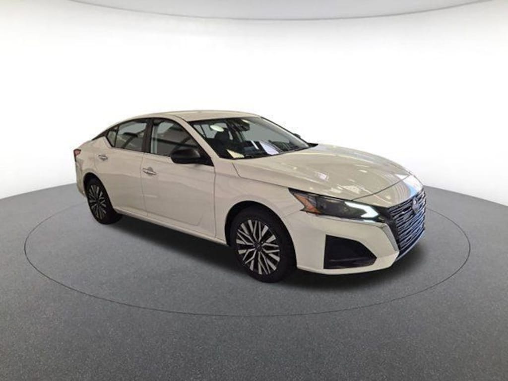 Used 2025 Nissan Altima 2.5 SV Sedan