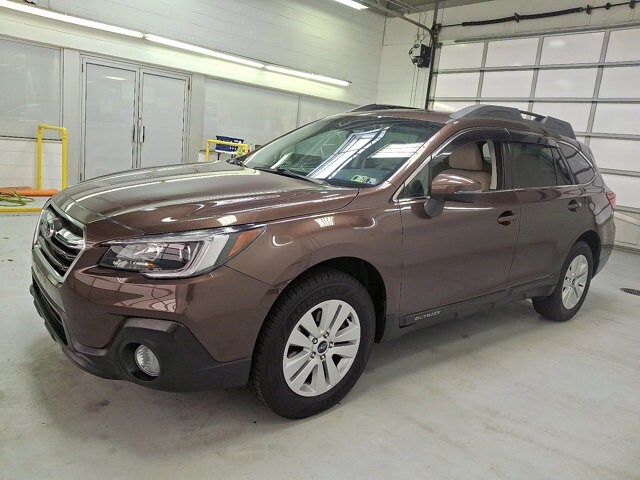 2019 Subaru Outback 2.5i Premium photo 3