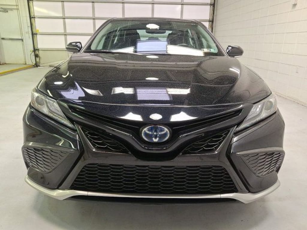 Used 2021 Toyota Camry Hybrid XSE Sedan