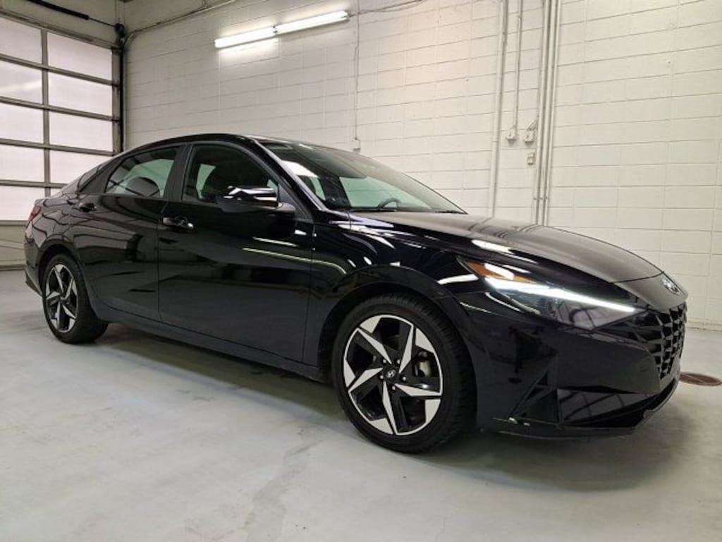 Used 2023 Hyundai Elantra SEL Sedan