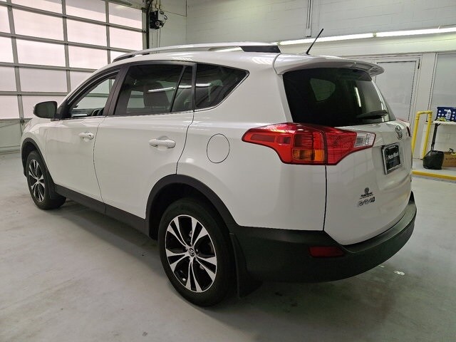 2015 Toyota RAV4 Limited photo 3