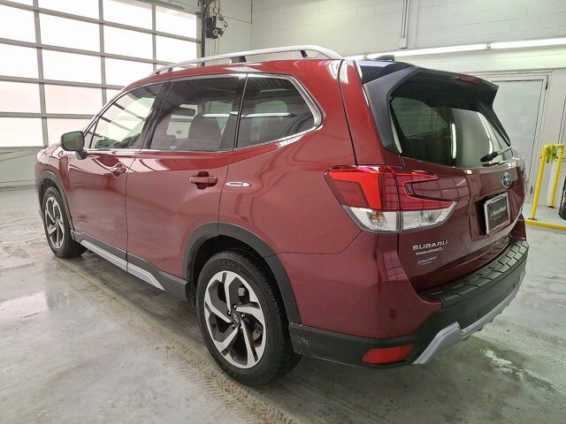 2024 Subaru Forester Touring photo 3