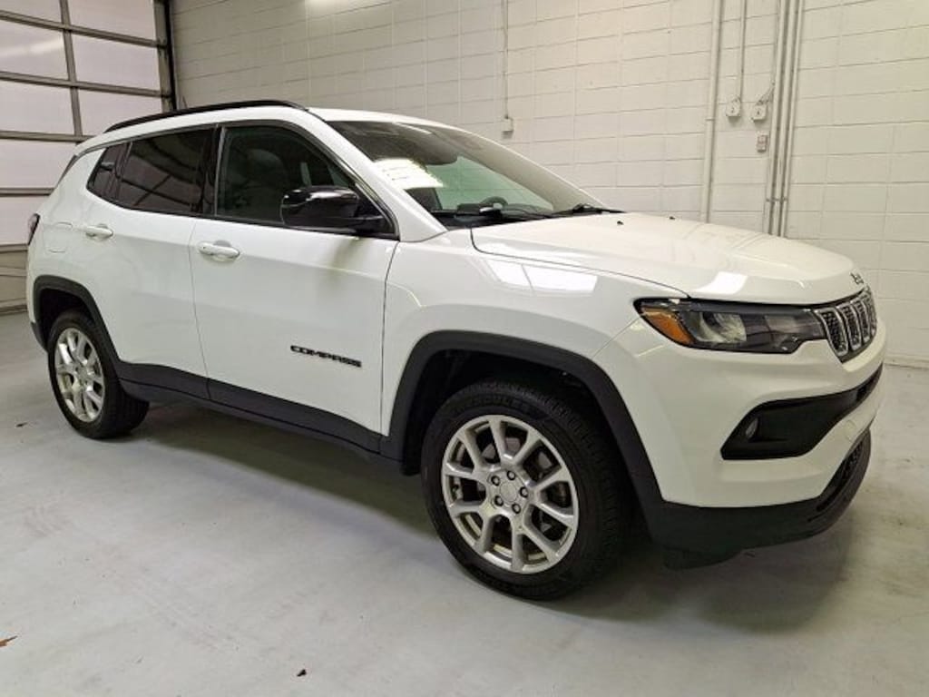 Used 2023 Jeep Compass Latitude Lux SUV