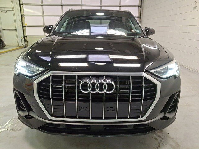 2024 Audi Q3 S line Premium photo 2