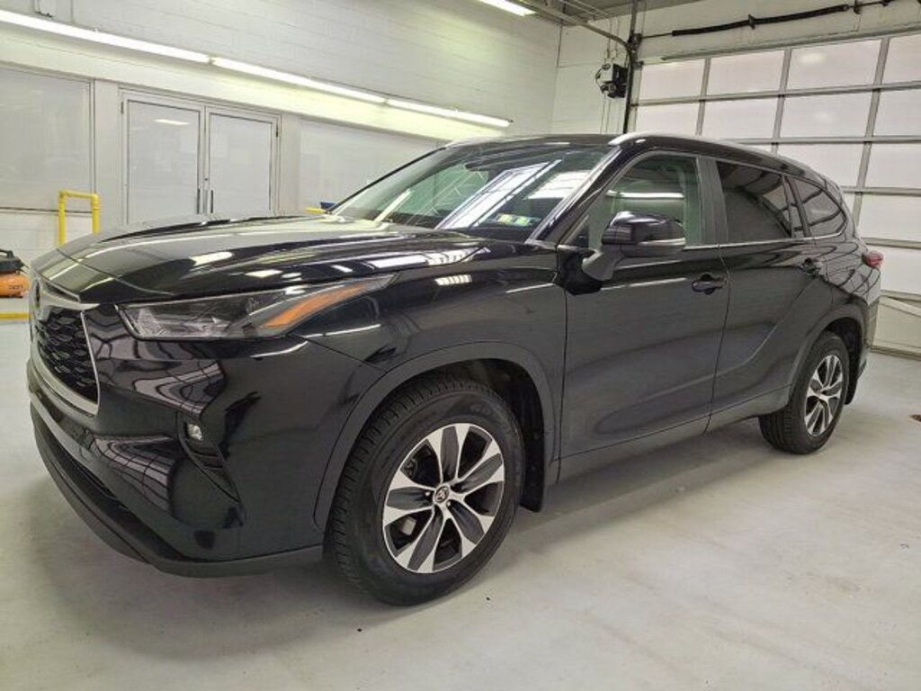 Used 2023 Toyota Highlander XLE SUV