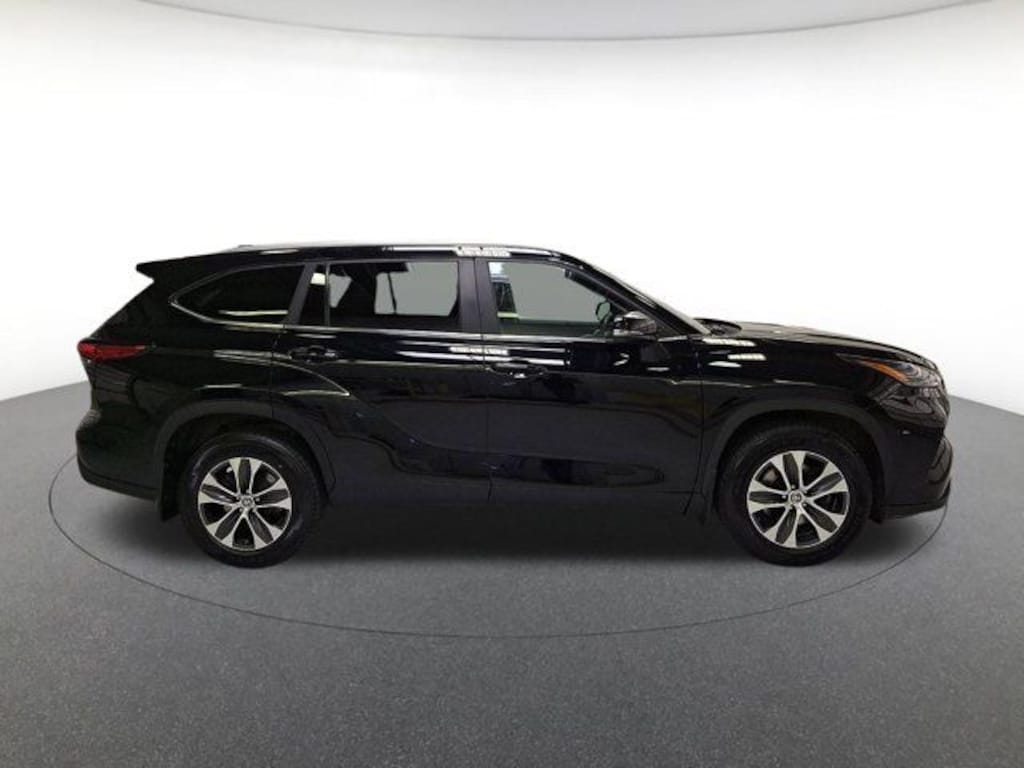 Used 2023 Toyota Highlander XLE SUV