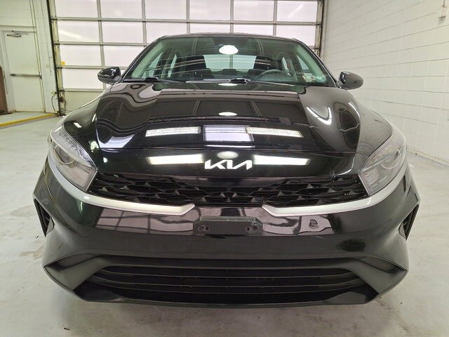 2023 Kia Forte LXS photo 2