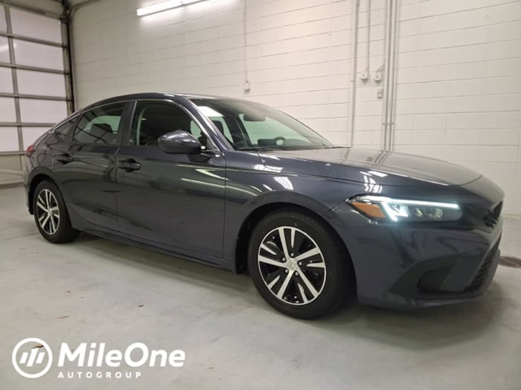 Used 2023 Honda Civic LX Hatchback