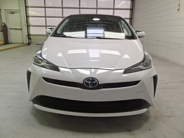 2021 Toyota Prius LE photo 2