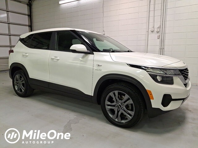 2023 Kia Seltos LX's photo