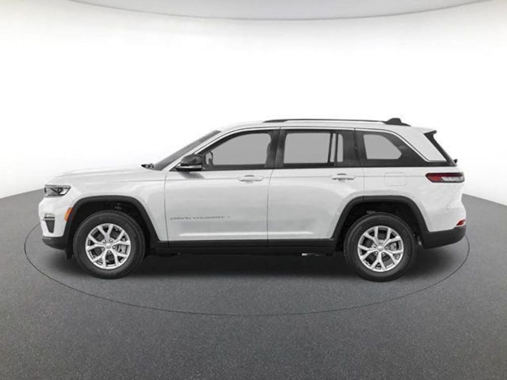 Used 2023 Jeep Grand Cherokee Laredo SUV