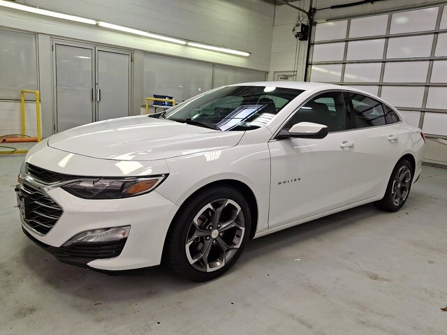 2023 Chevrolet Malibu 1LT photo 3