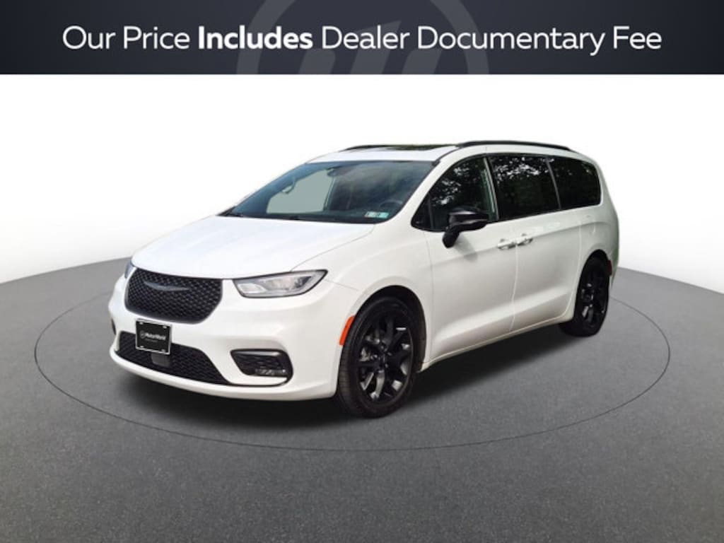 Used 2025 Chrysler Pacifica Limited Minivan/Van