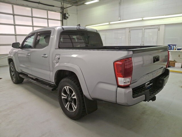 2019 Toyota Tacoma TRD Sport photo 4