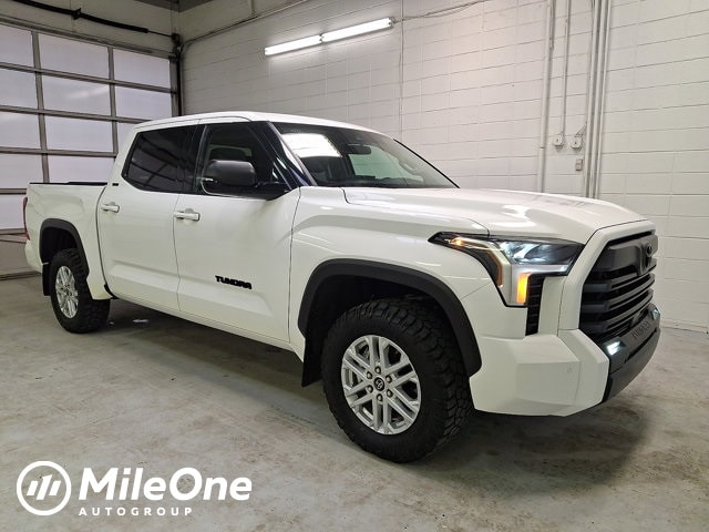 2023 Toyota Tundra SR5's photo