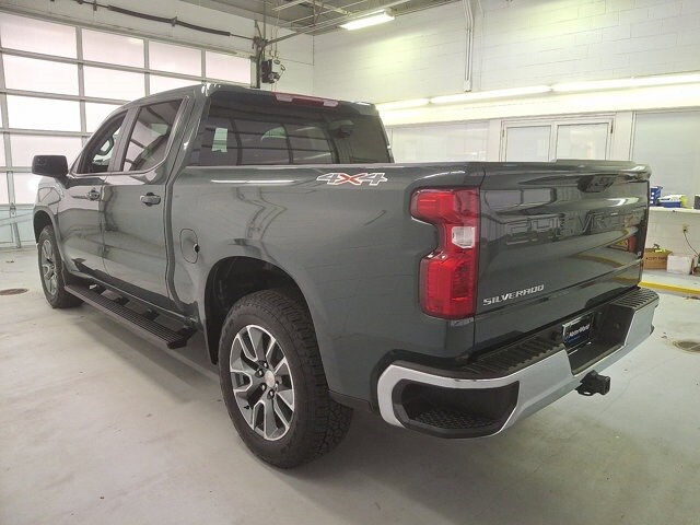 2025 Chevrolet Silverado 1500 LT photo 4