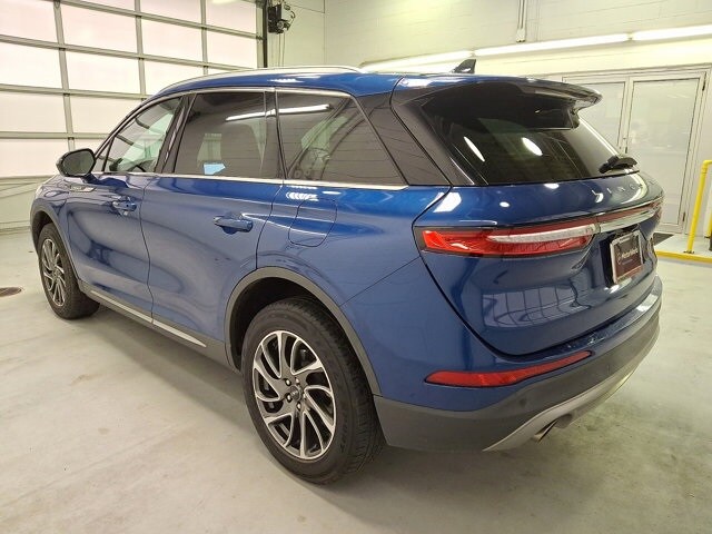 2021 Lincoln Corsair Standard photo 4