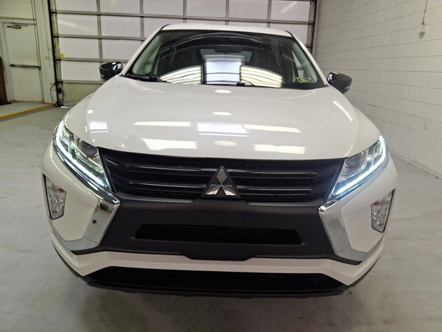 2019 Mitsubishi Eclipse Cross LE photo 2