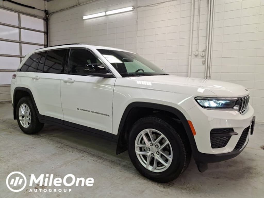Used 2025 Jeep Grand Cherokee Laredo SUV