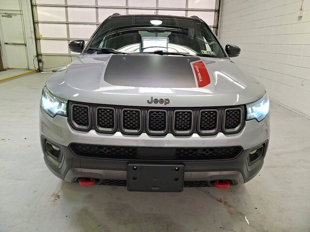 2024 Jeep Compass Trailhawk photo 2