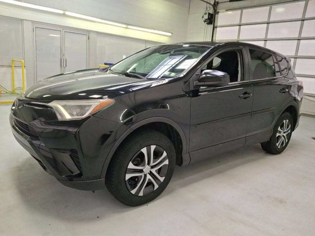 Used 2018 Toyota RAV4 LE SUV