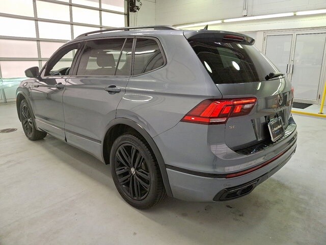 2022 Volkswagen Tiguan SE R-Line Black photo 4