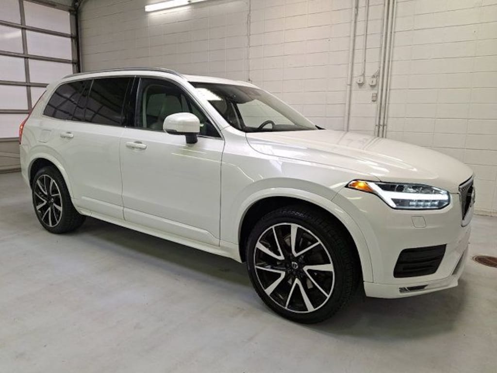 Used 2020 Volvo XC90 T6 Momentum SUV