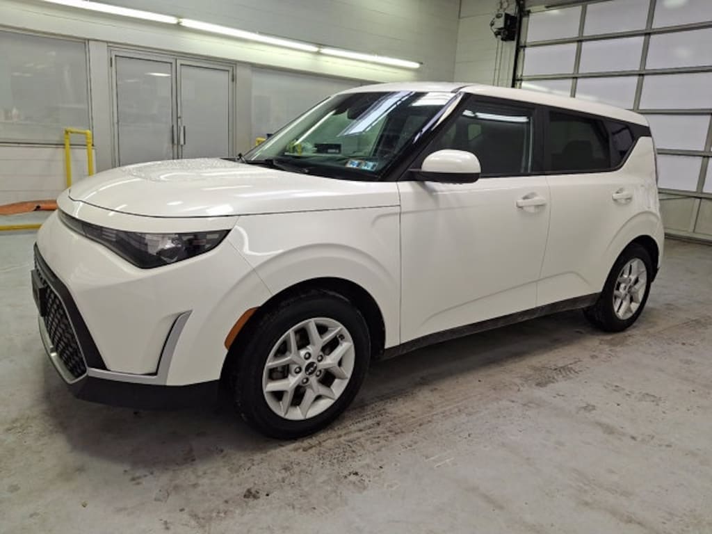 Used 2023 Kia Soul LX Hatchback