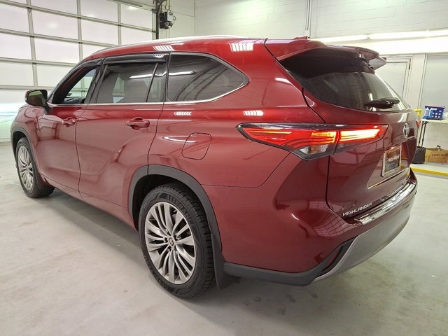 2023 Toyota Highlander Platinum photo 4