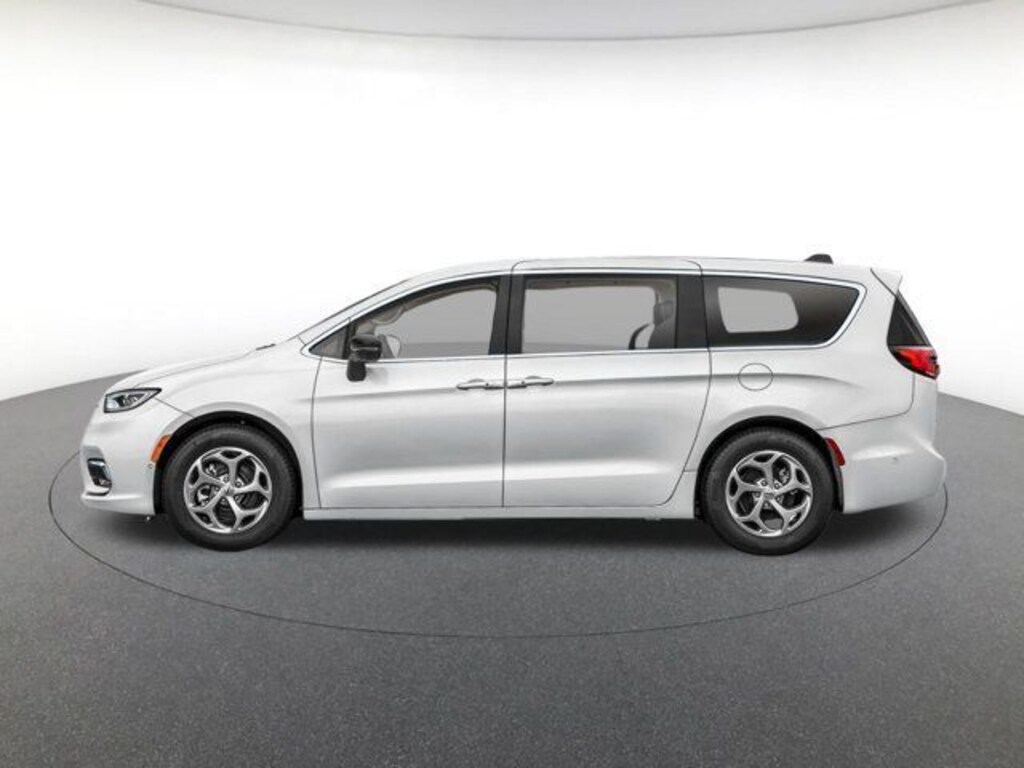 Used 2025 Chrysler Pacifica Limited Minivan/Van