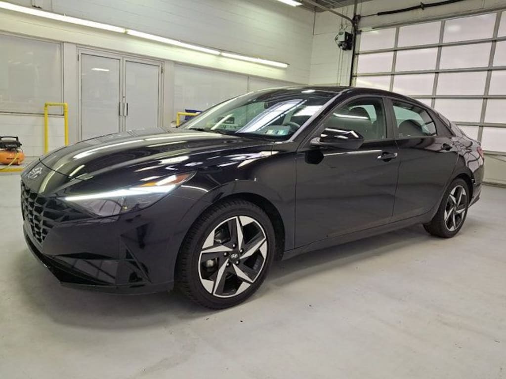 Used 2023 Hyundai Elantra SEL Sedan