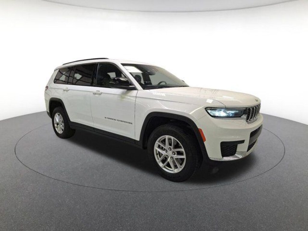 Used 2024 Jeep Grand Cherokee L Laredo SUV