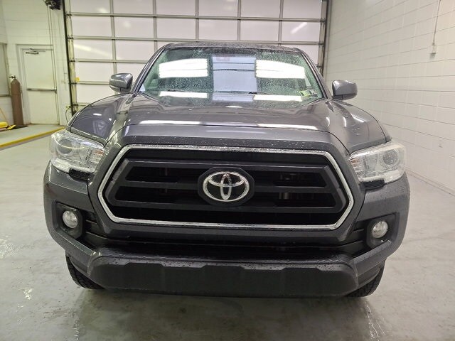 2021 Toyota Tacoma SR5 photo 2