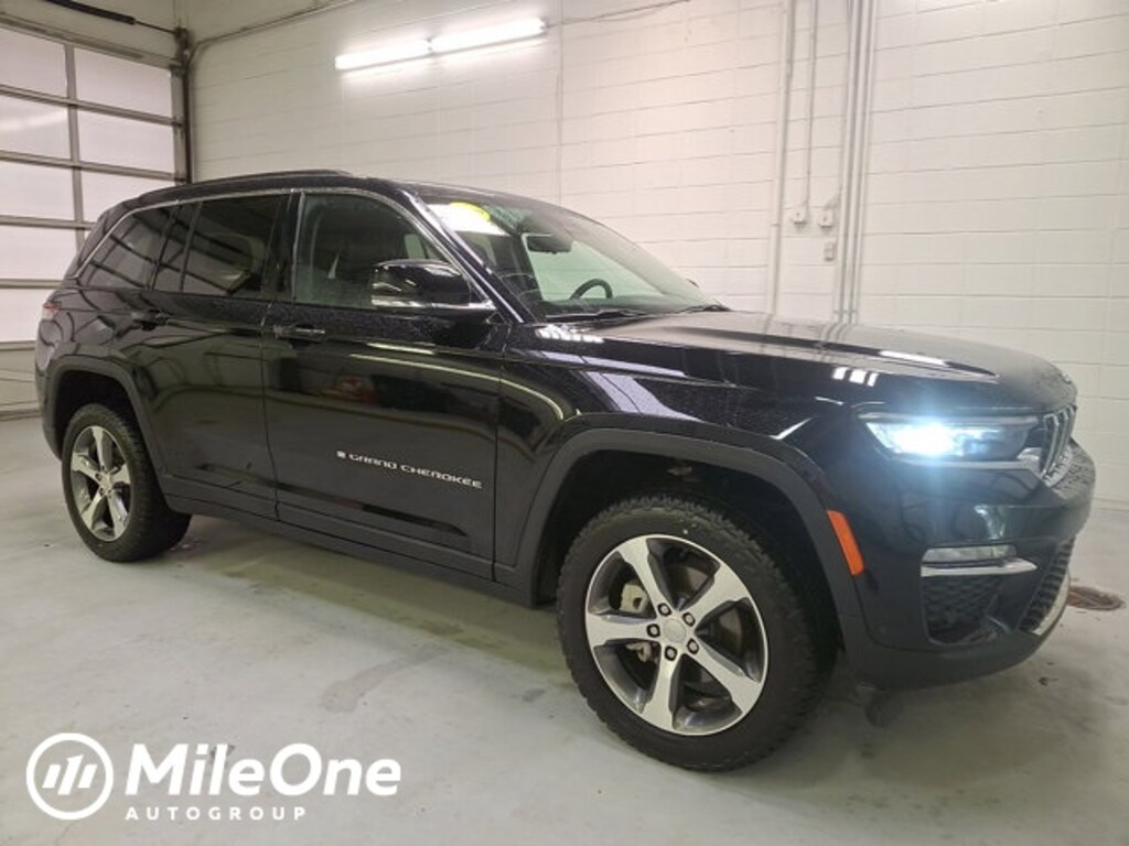 Used 2023 Jeep Grand Cherokee Limited SUV