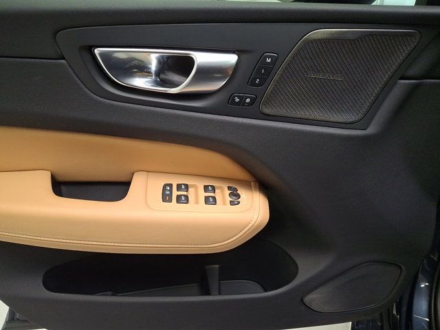 2025 Volvo XC60 Ultra - Photo 12