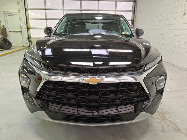 2025 Chevrolet Blazer 2LT photo 2