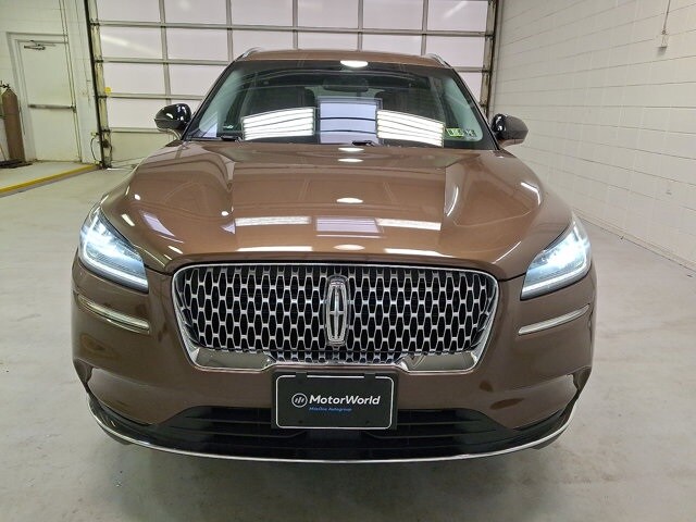 2022 Lincoln Corsair Standard photo 2