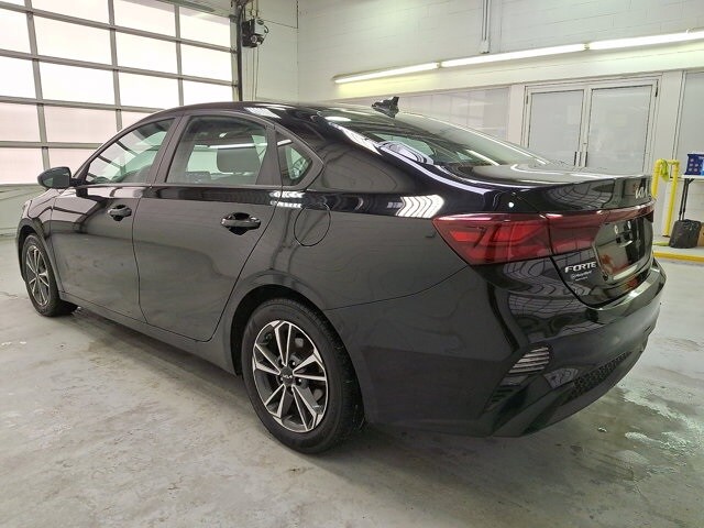2023 Kia Forte LXS photo 4