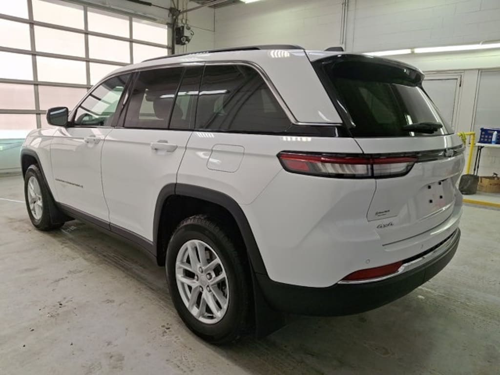 Used 2025 Jeep Grand Cherokee Laredo SUV