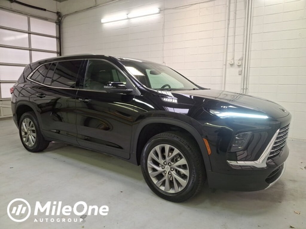 Used 2025 Buick Enclave Preferred SUV