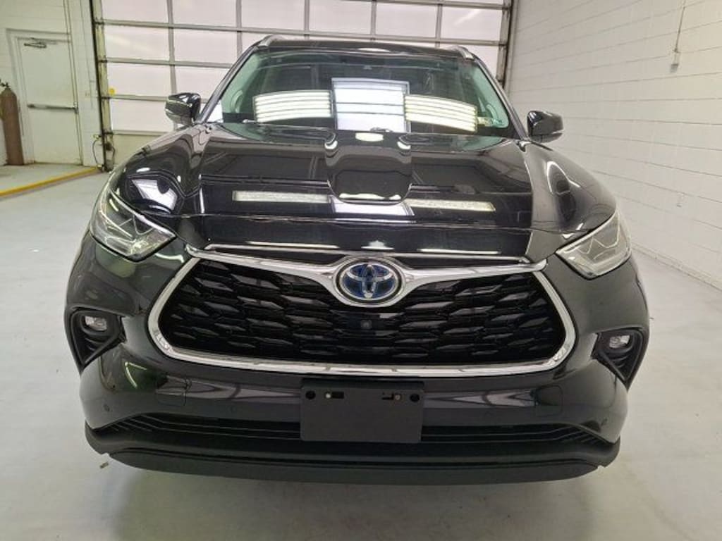 Used 2021 Toyota Highlander Hybrid Limited SUV