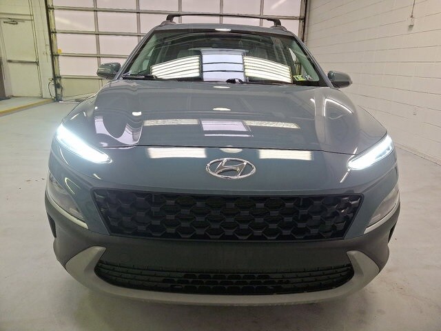 2022 Hyundai Kona SEL photo 2