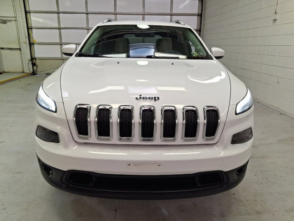 Used 2016 Jeep Cherokee Latitude SUV